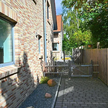 Holiday home Die-strandburg-moewenweg
